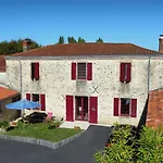 La Charmille La Terrasse La Copechagniere