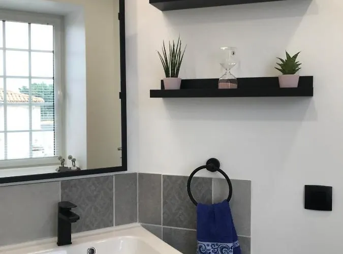 La Charmille Gite La Terrasse La Copechagniere